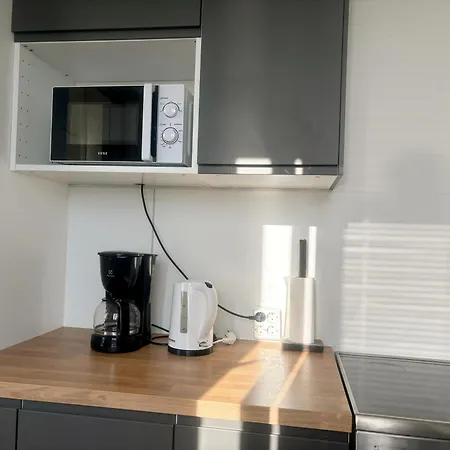 Modern Studio, Private Free Parking ,near Metro Apartment Helsinki